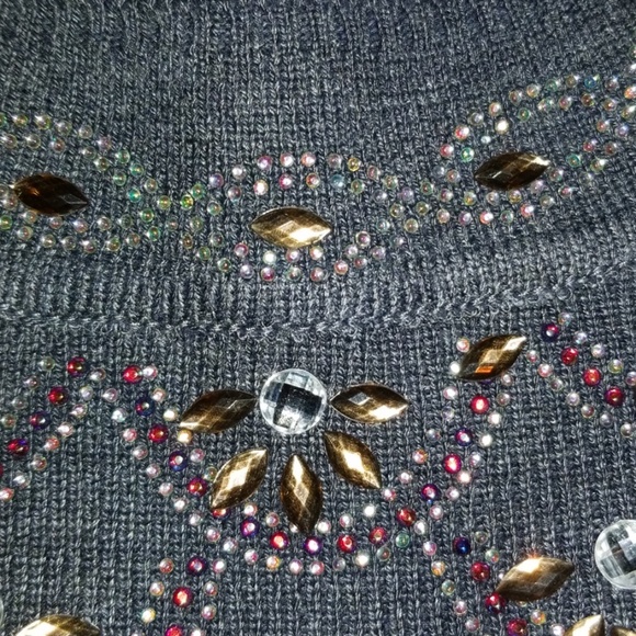 Sweater - Picture 5 of 5